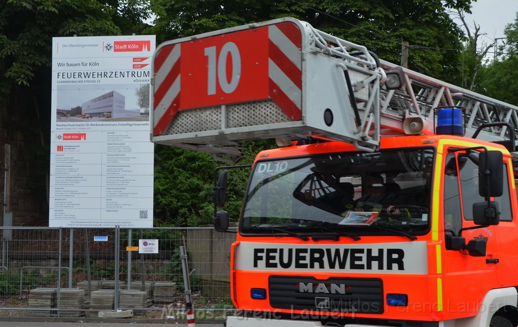 Erster Spatenstich Neues Feuerwehrzentrum Koeln Kalk Gummersbacherstr P195.JPG - Miklos Laubert